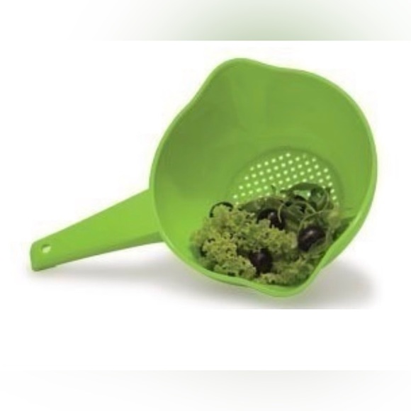TUPPERWARE VINTAGE STRAINER 2 LITER GREEN COLOR - Picture 2 of 6